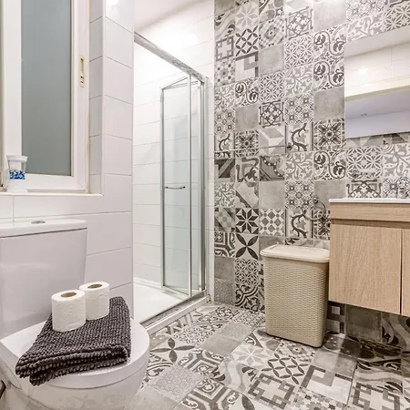 Charming With Private Balcony In By 360 Estates *