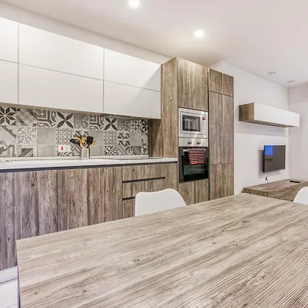 Charming With Private Balcony In By 360 Estates *