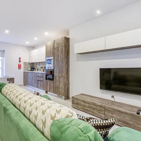 Charming With Private Balcony In By 360 Estates * Il-Furjana