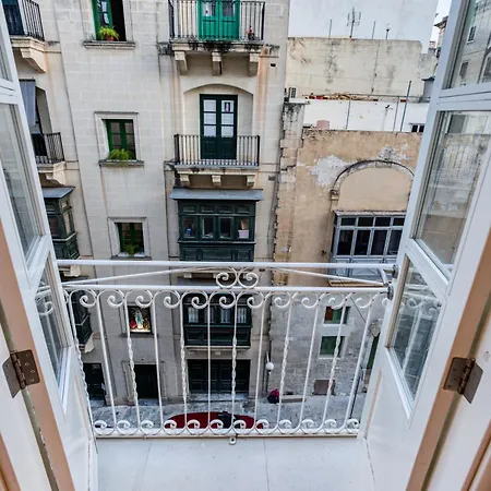 公寓 Charming With Private Balcony In By 360 Estates