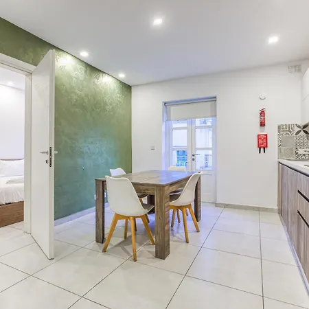 Charming With Private Balcony In By 360 Estates